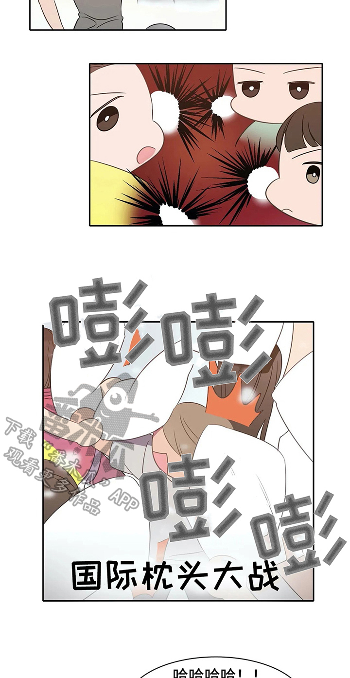 游泳热身运动动作图漫画,第31章：枕头战2图