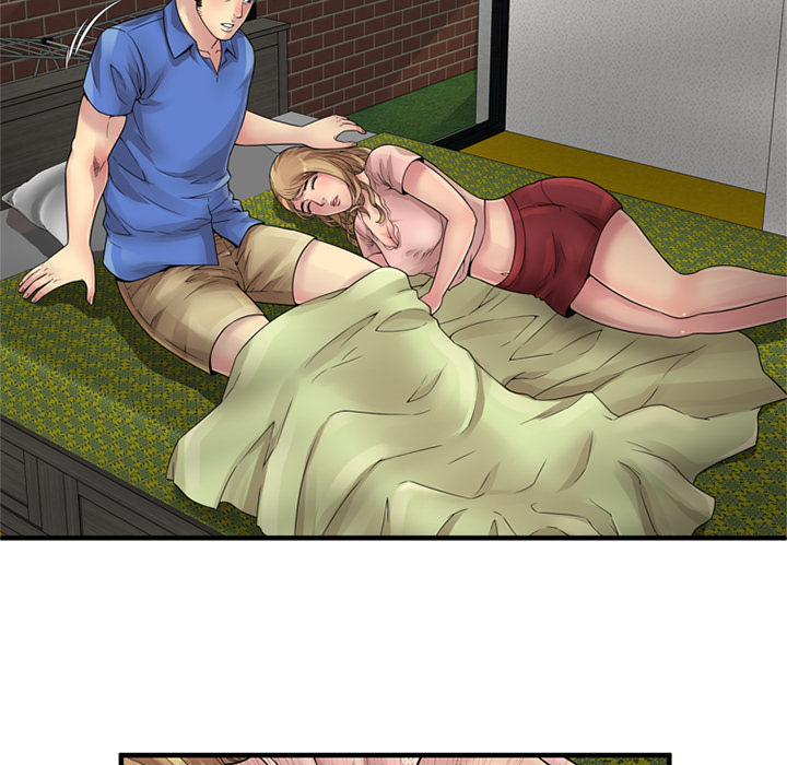 闺蜜的陷阱漫画,第32章：蹑手蹑脚5图